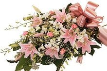 mis gibi iekler kazablanka ve taze gerbera kr iekleri demeti