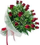 herkeze ucuz iek 12 adet krmz gl buketi